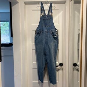 Women’s Universal Thread bibs size 12/31R